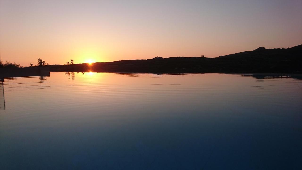 Villa Olive Valley Loutraki  Esterno foto